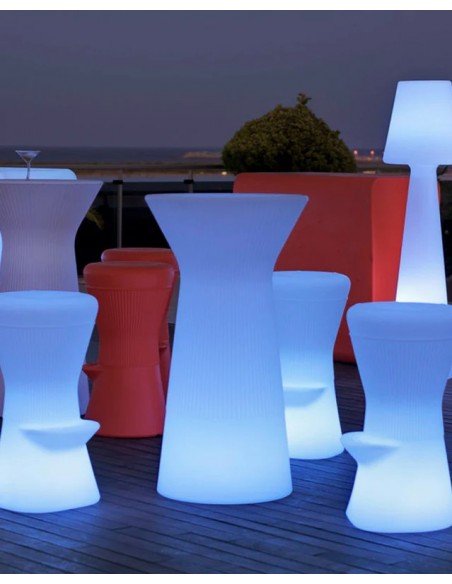 Conjunto Mesa CAPRI + Asientos CORFU